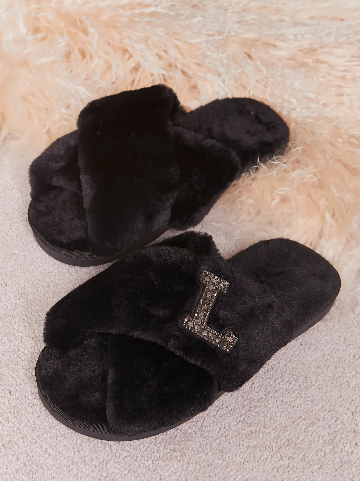 Fluffy Crossover Mule Slipper / Black