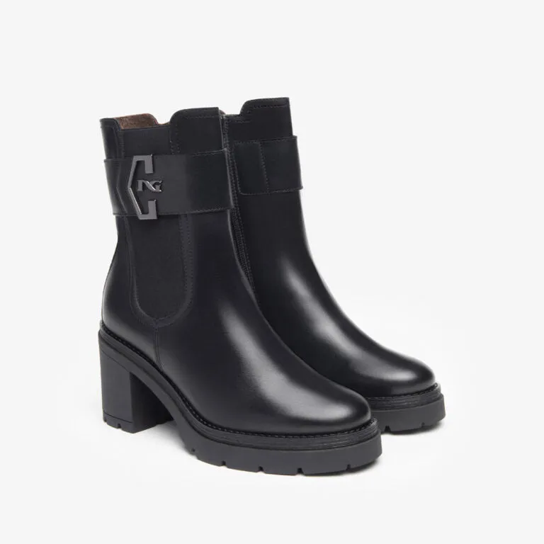 NEROGIARDINI WOMEN CHELSEA BOOTS IN BLACK